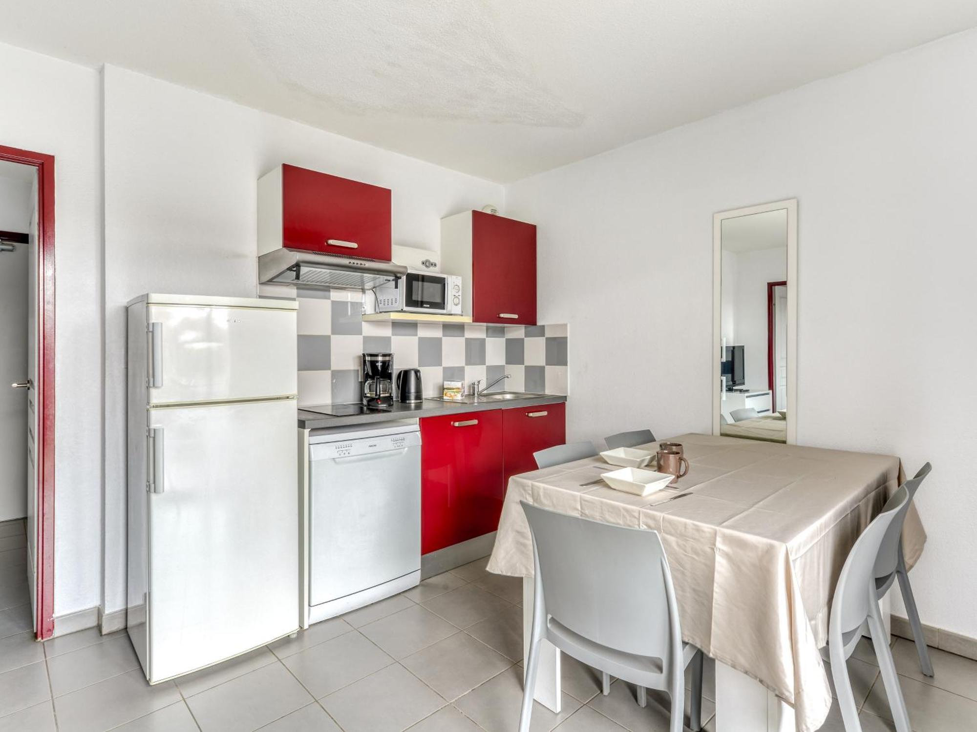 One-Bedroom Apartment - 6 Adults with Air-Conditioning,1722938347:JPEG